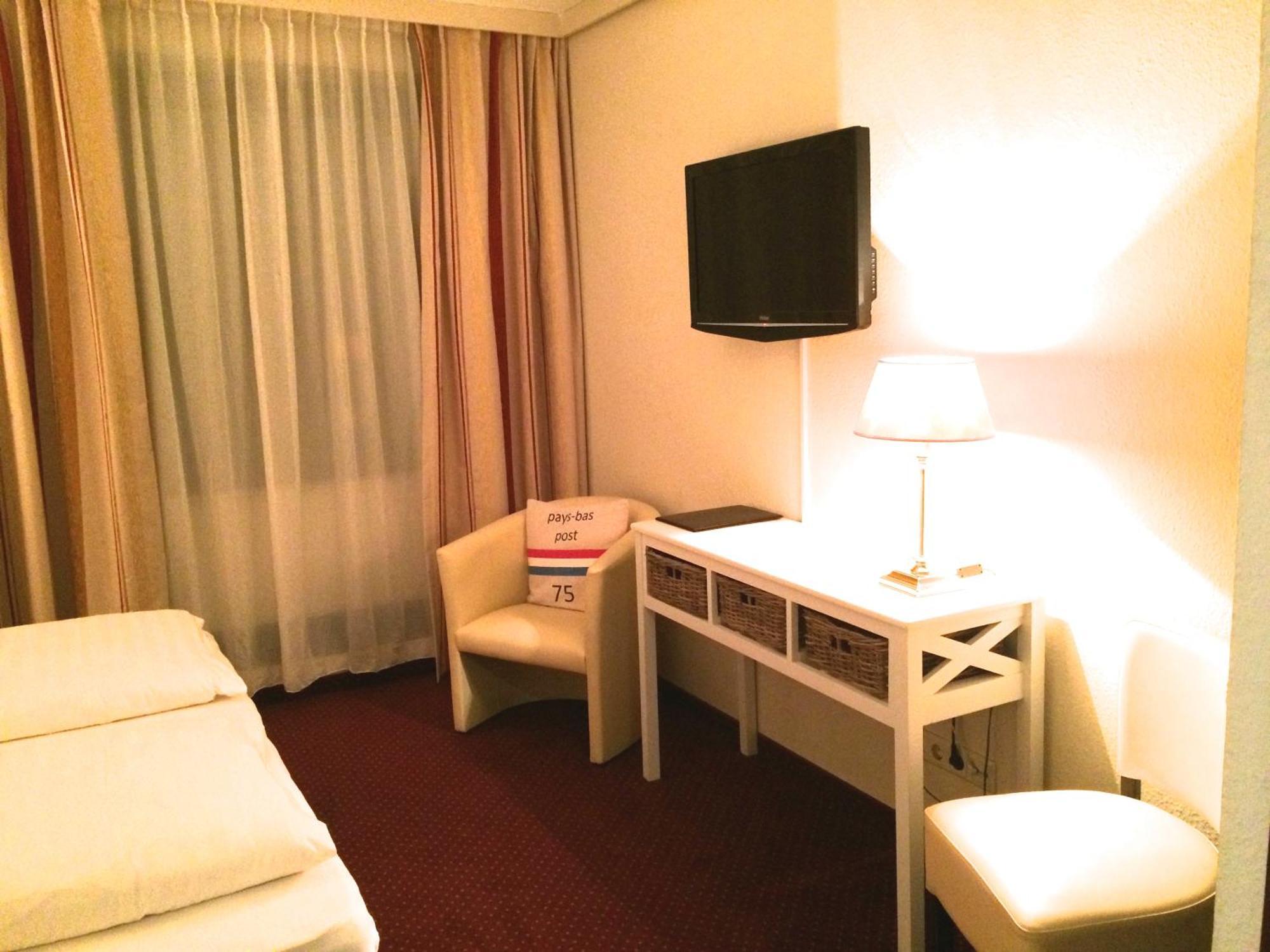 Hotel Waldkur レーア エクステリア 写真
